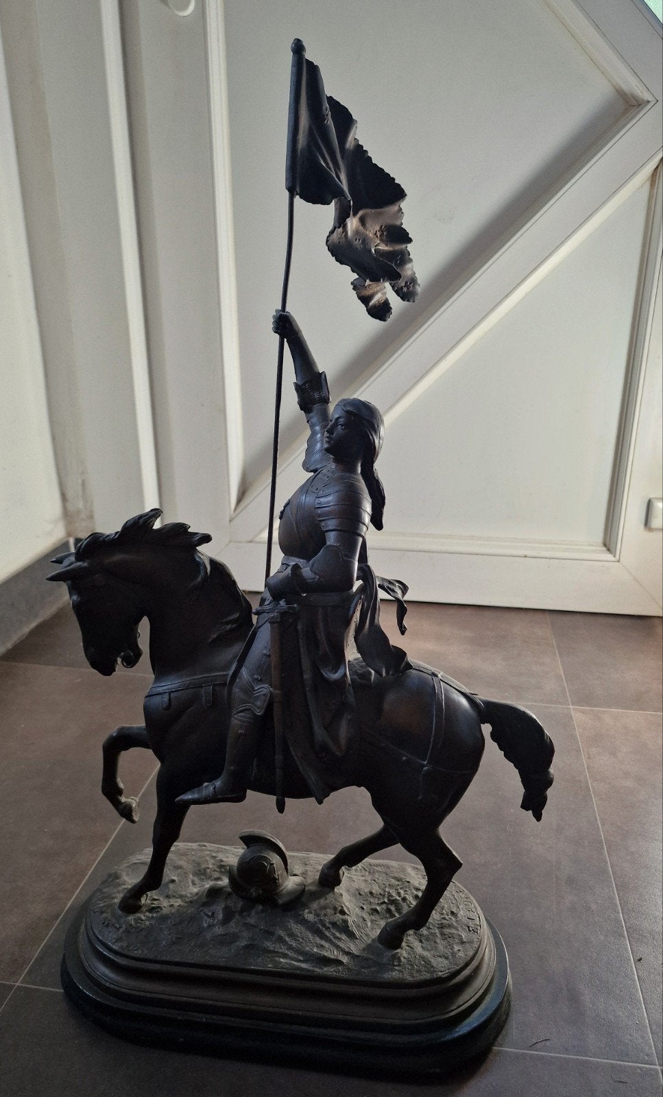 Brons ruiter, Ophalen