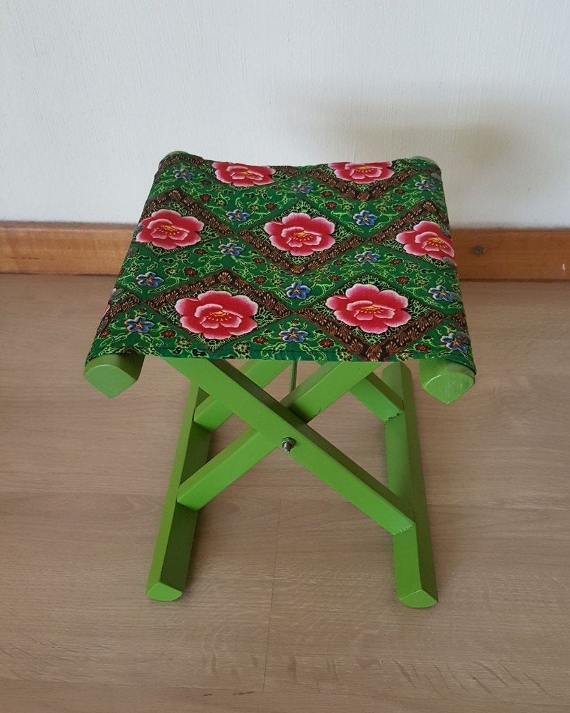 Vintage houten klapstoeltje / krukje (gebloemd, jaren 70/80), Ophalen of Verzenden, Gebruikt, Hout