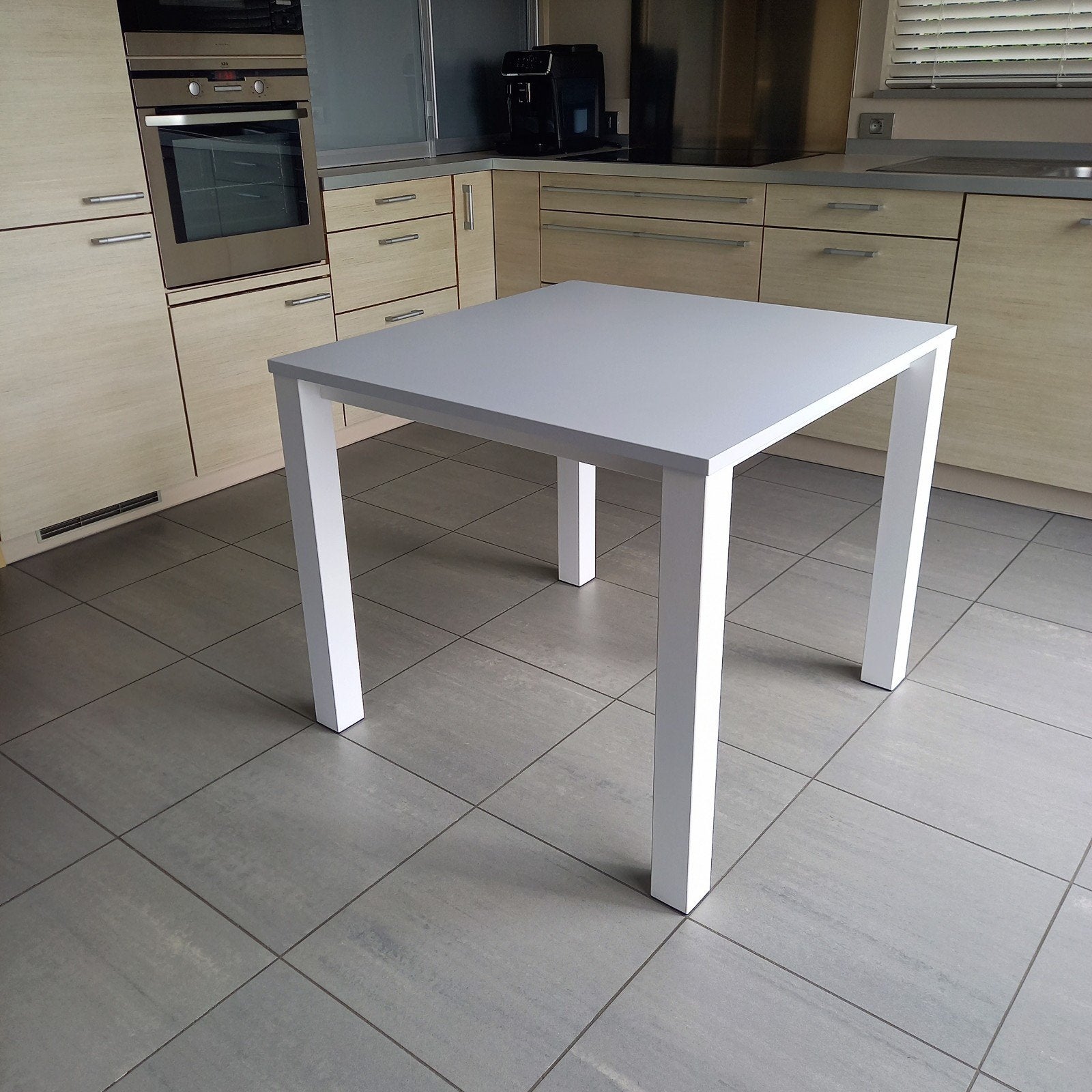Vierkante keukentafel, Ophalen, Zo goed als nieuw, Vierkant