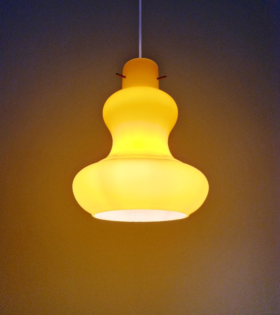 Suspension vintage en opaline jaune, Italie, 1960-70, Enlèvement ou Envoi