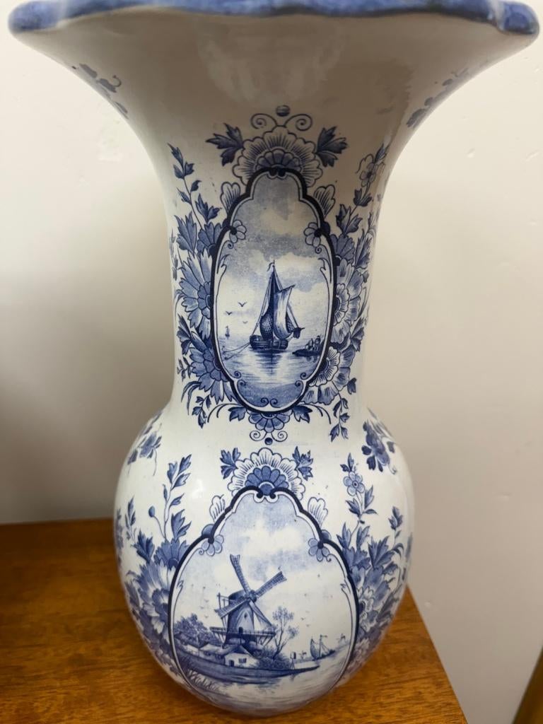 Grand vase de style Delft, Antiquités & Art, Antiquités | Vases, Enlèvement