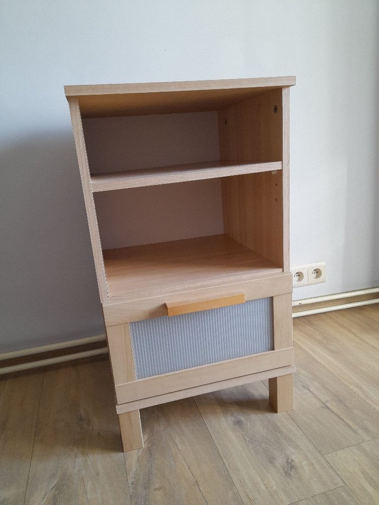 Table de chevet - à donner, Maison & Meubles, 70 cm ou plus, Moins de 45 cm, Enlèvement, Utilisé