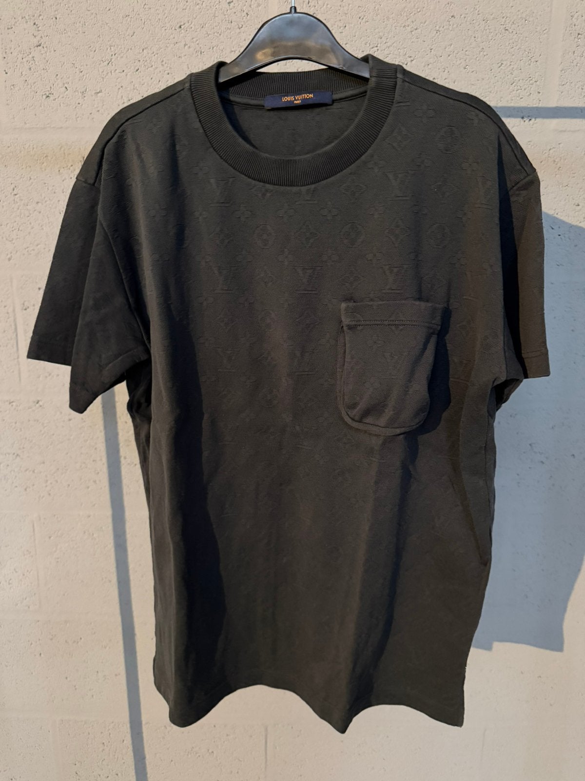 T shirt Louis vuitton authentique, Vêtements | Hommes, Enlèvement ou Envoi, Comme neuf