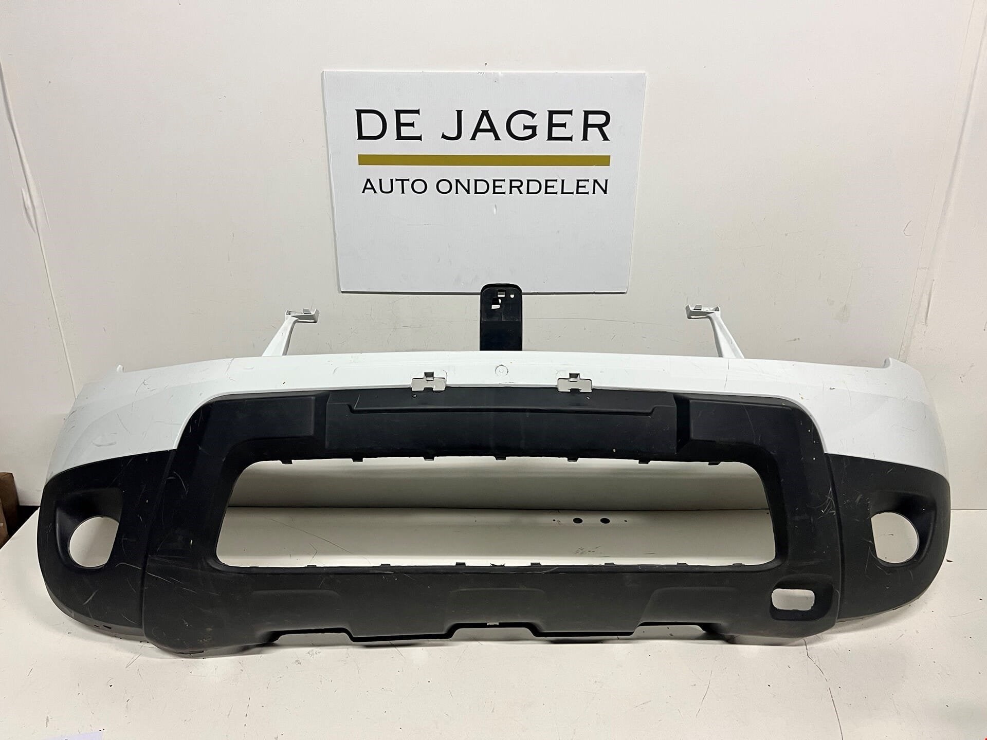 DACIA DUSTER VOORBUMPER BUMPER 620220025R 2010-2017, Auto-onderdelen, Dacia, Gebruikt, Voor, Automobile-Dacia SA