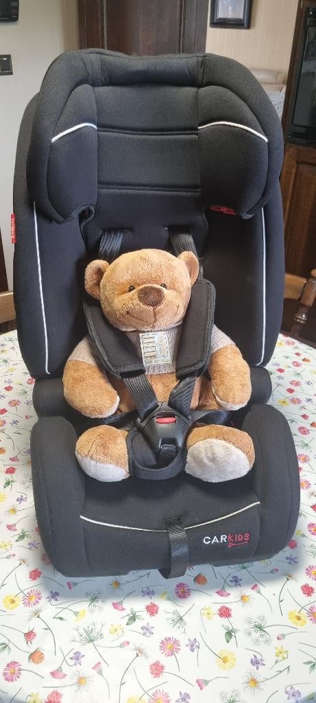 Carkids autostoel isofix 9 - 36 kg., Kinderen en Baby's, Ophalen, Meegroeistoel, Zo goed als nieuw, Gordel(s)