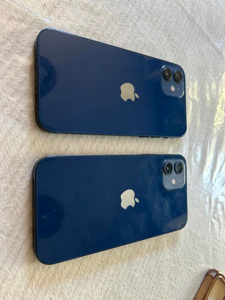 Deux iphone 12 64gb dont un pour piece, Enlèvement, Comme neuf, IPhone 12