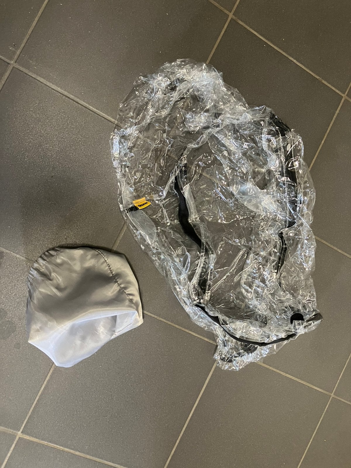 Regenhoes doona, Enfants & Bébés, Sièges auto, Enlèvement, Comme neuf, Autres marques
