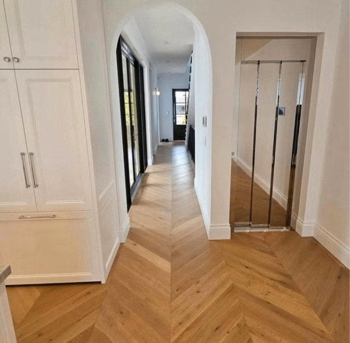 152 m2 RESTANTS ; PLANCHER POINTE DE HONGRIE EN CHÊNE HUILÉ, Enlèvement