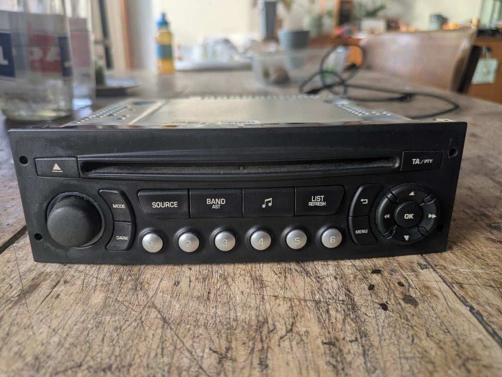 Radio avec lecteur CD 98 032 839 XT 00 (Peugeot), Autos : Divers, Autoradios, Enlèvement