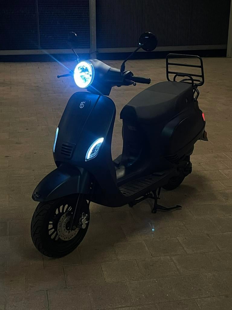 Scooter | A Klasse | Bj2022 | 6.110km | Full Led | Zuinig!, Fietsen en Brommers, Riva, Btc, Ophalen of Verzenden, Zo goed als nieuw