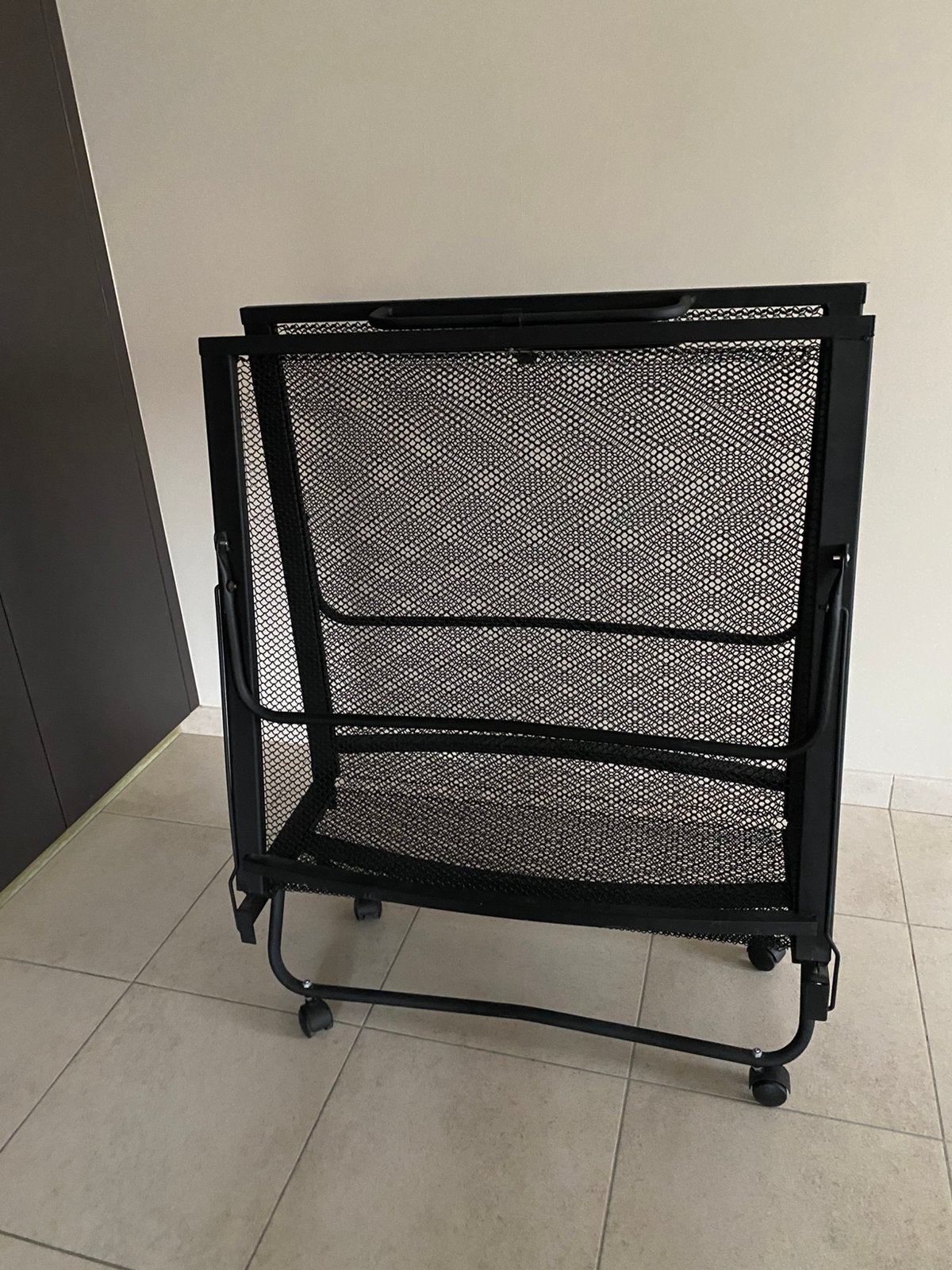 Logeerbed / opvouwbaar bed 90 x 200 cm, Huis en Inrichting, Slaapkamer | Bedden, Ophalen, Zo goed als nieuw, 200 cm