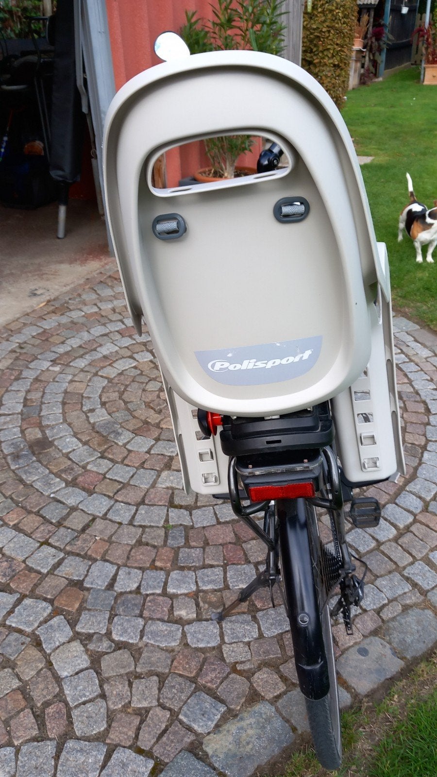 kinderstoeltje met gratis helm, Ophalen