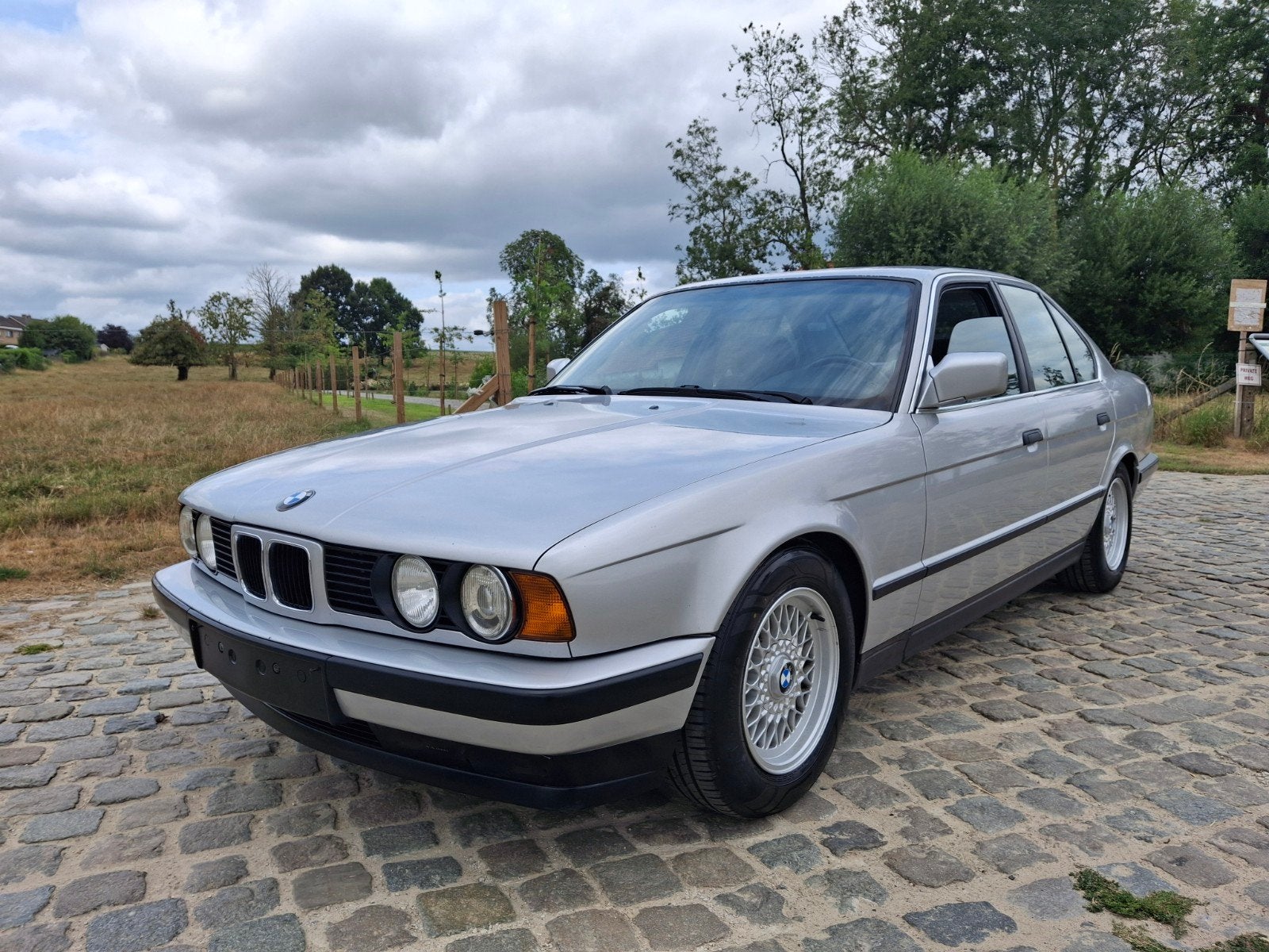 bmw e34 520i 24v/airco/origineel/gekeurd vvk, Autos, Argent ou Gris, 110 kW, Carnet d'entretien, 6 cylindres