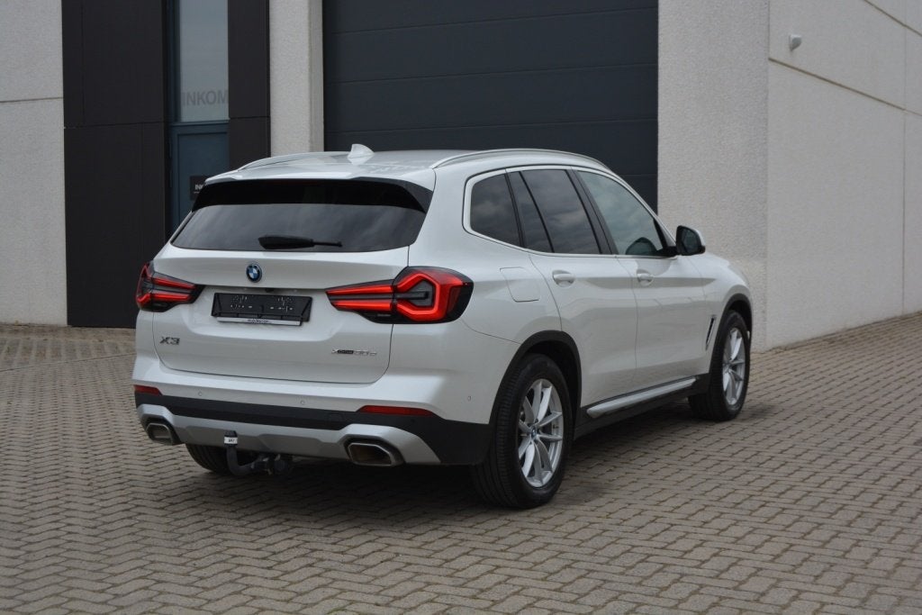 BMW X3 xDrive30e PHEV 292Pk Facelift Navi/Cam/Trekhaak/2023, Auto's, BMW, Automaat, 4 cilinders, Wit, Leder