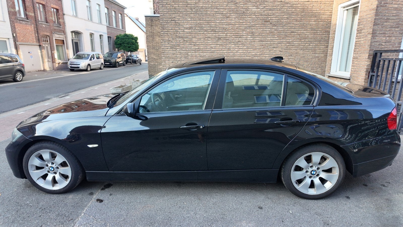 BMW 330i E90 Sedan (2005) – 3.0 L 6-in-lijn (258 PK), Auto's, BMW, Zwart, Leder, 5 deurs, Euro 4