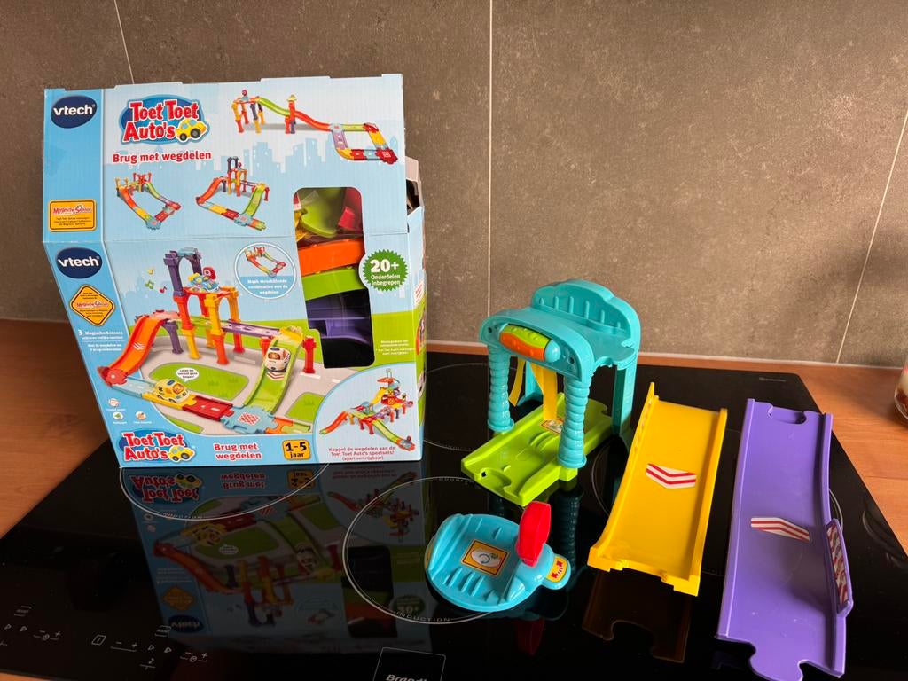 Nieuw! Vtech toet toet brug met wegdelen, Kinderen en Baby's, Ophalen of Verzenden, Zo goed als nieuw