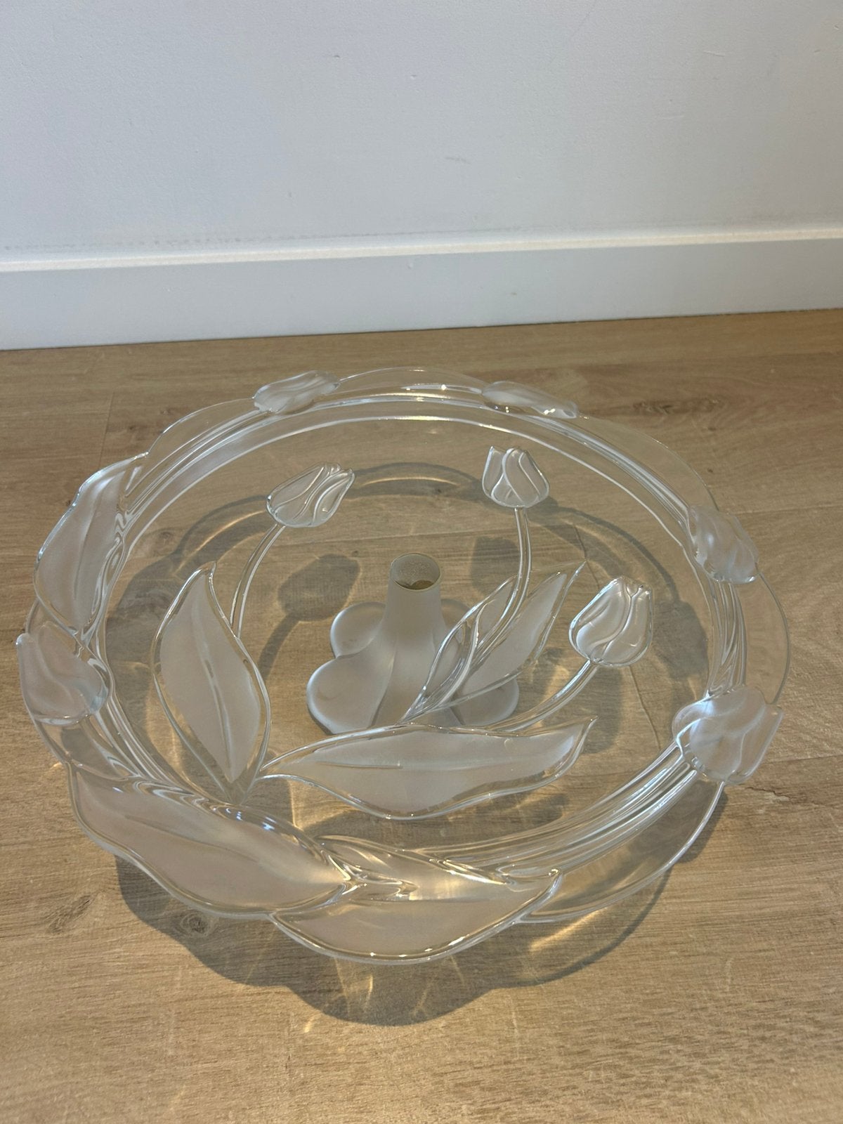 Decoratieve glazen schaal met tulpmotief, Ophalen, Schaal, Rond, Glas