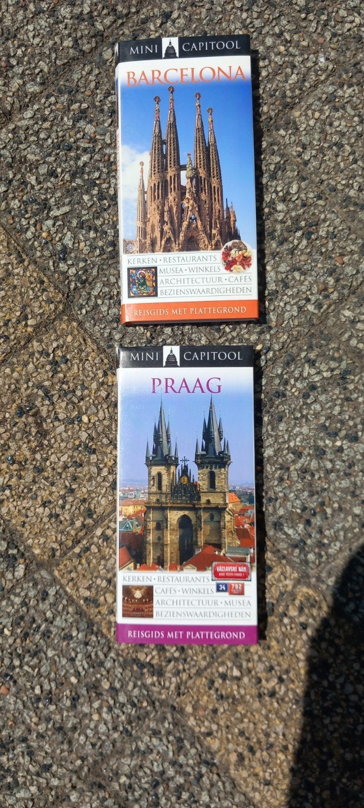 Barcelona en Praag Mini Capitool reisgids met plattegrond, Boeken, Capitool, Europa, Ophalen of Verzenden, Zo goed als nieuw
