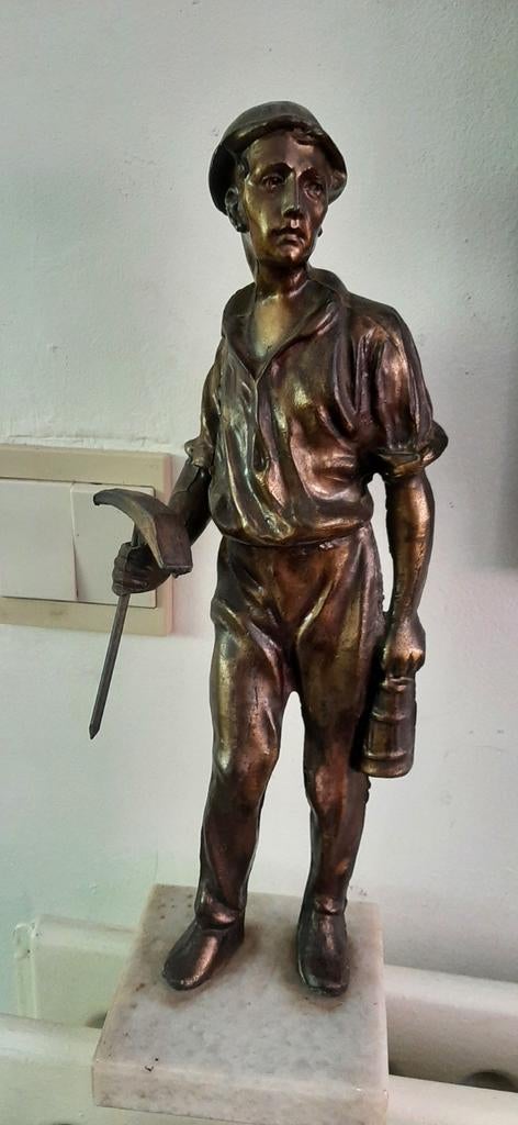 statue en bronze d'un mineur,, Enlèvement ou Envoi