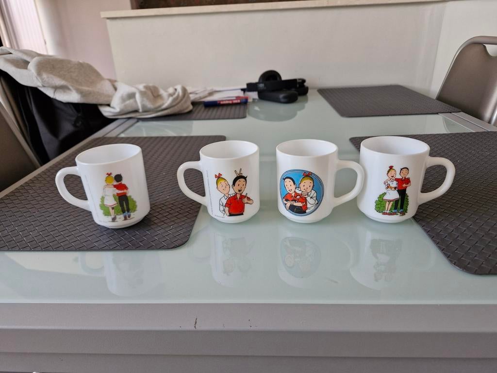 4 koffie mokken Suske & Wiske, Hobby en Vrije tijd, Ophalen, Zo goed als nieuw