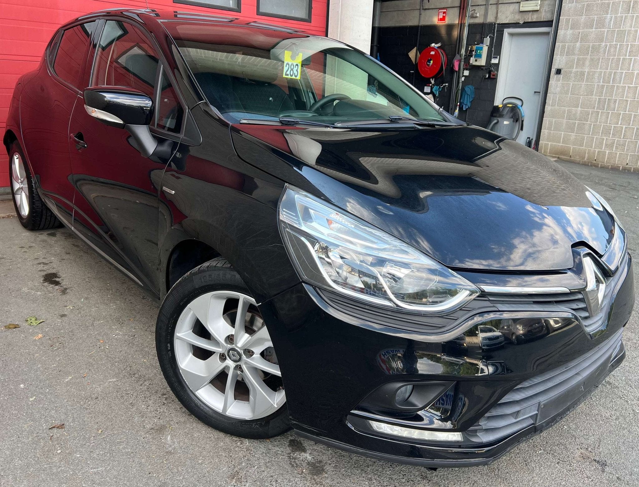 Renault Clio 0.9 TCe LIMITED Edition + CAR-PASS + NAVI + CLI, Autos, Euro 6, Entreprise, Boîte manuelle, https://public.car-pass.be/vhr/80479c81-3123-48ff-a2d8-7115d516ba25