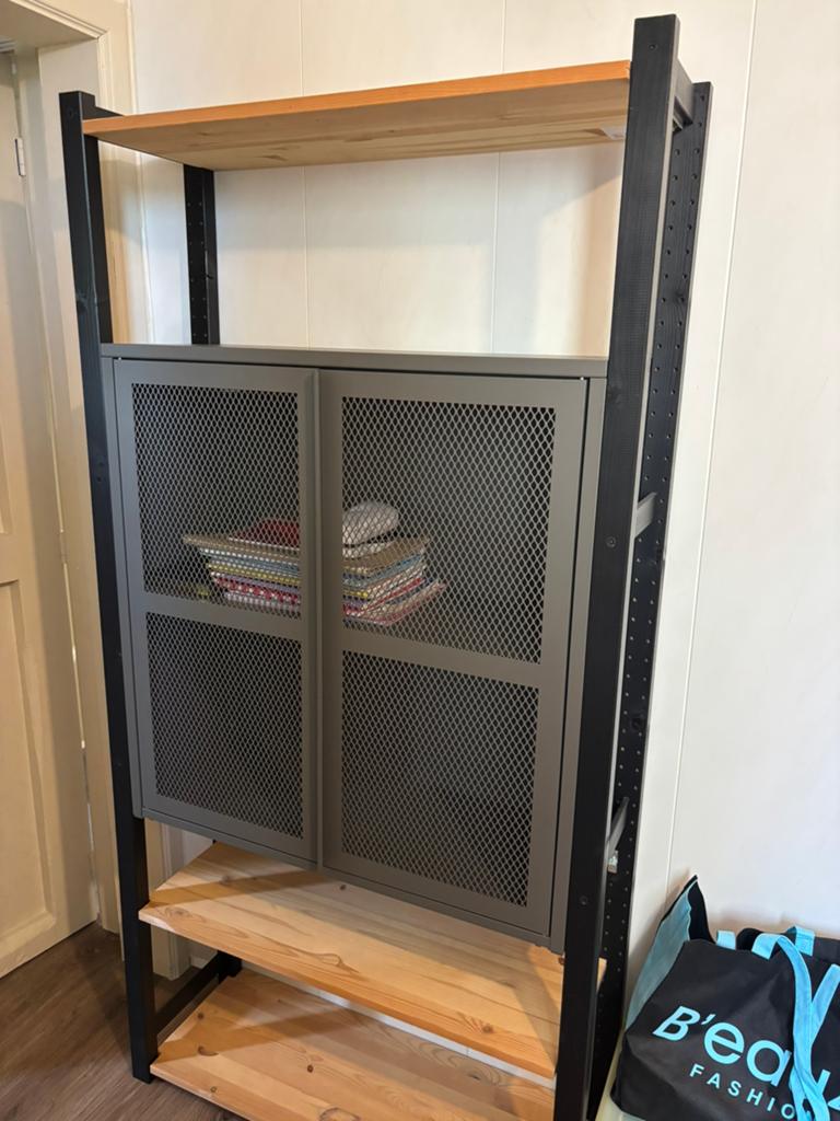 Boekenkast in nieuwstaat, Enlèvement, Comme neuf, Pin, Modern