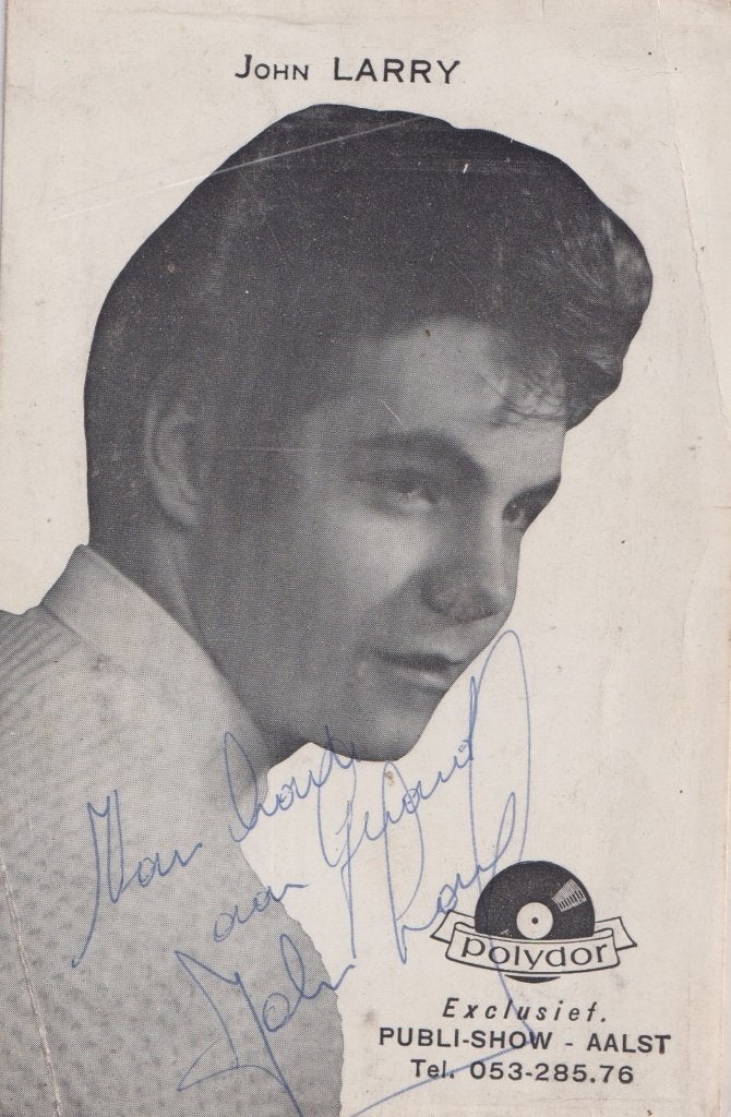 Foto / Postkaart  – John Larry - Gesigneerd - Muziek, Verzamelen, Muziek, Artiesten en Beroemdheden, Ophalen of Verzenden, Gebruikt