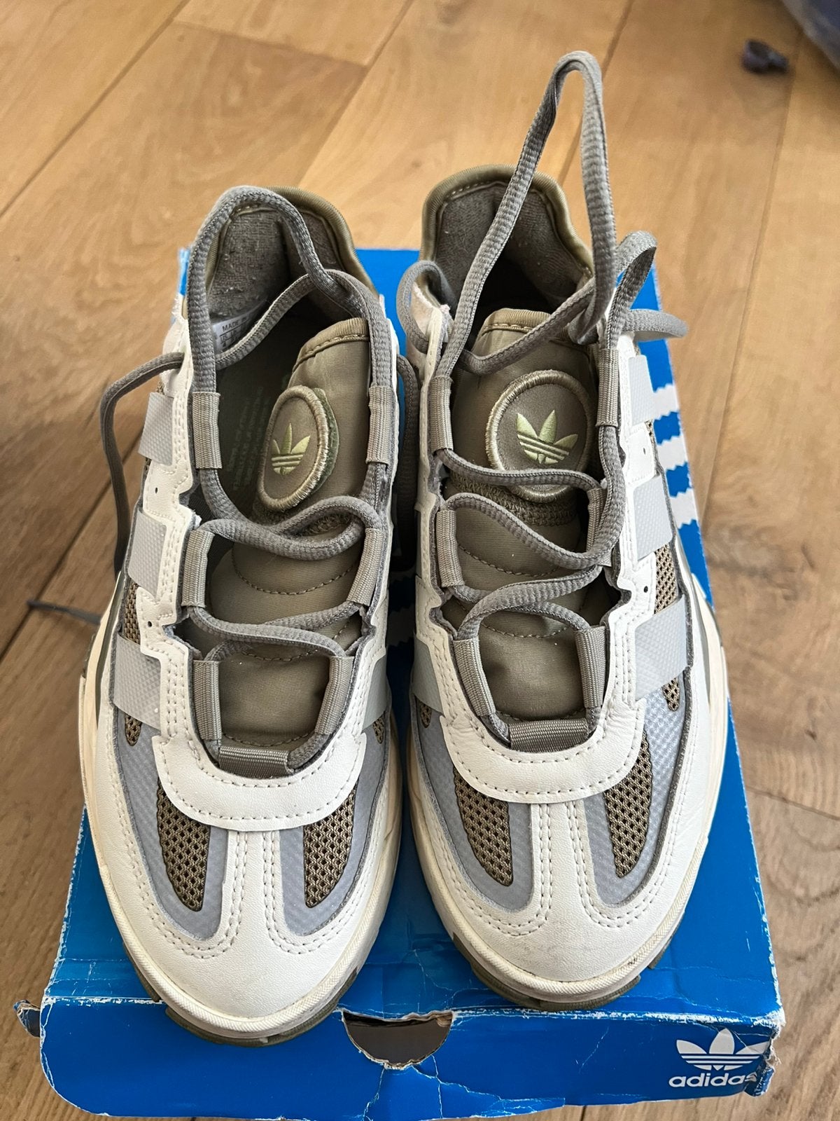 Adidas sneakers, Kinderen en Baby's, Kinderkleding | Schoenen en Sokken, Ophalen of Verzenden, Zo goed als nieuw