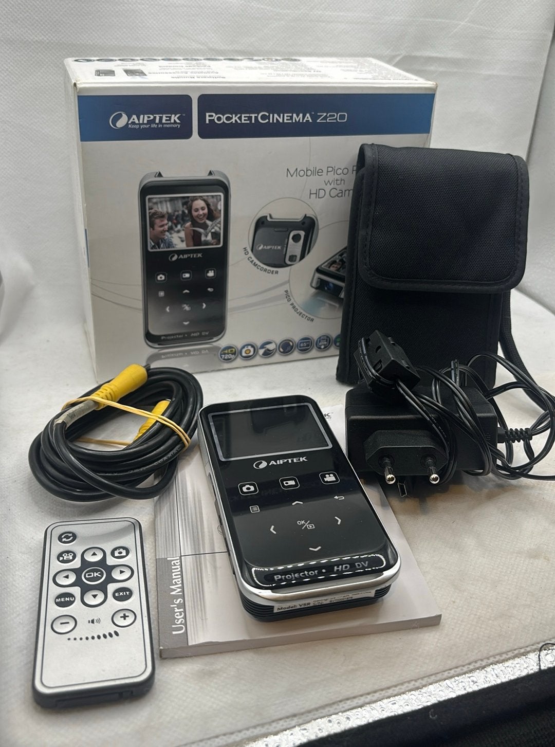 Aiptek PocketCinema Z20 Mobile Pico Projector & HD Camcorder, Ophalen of Verzenden