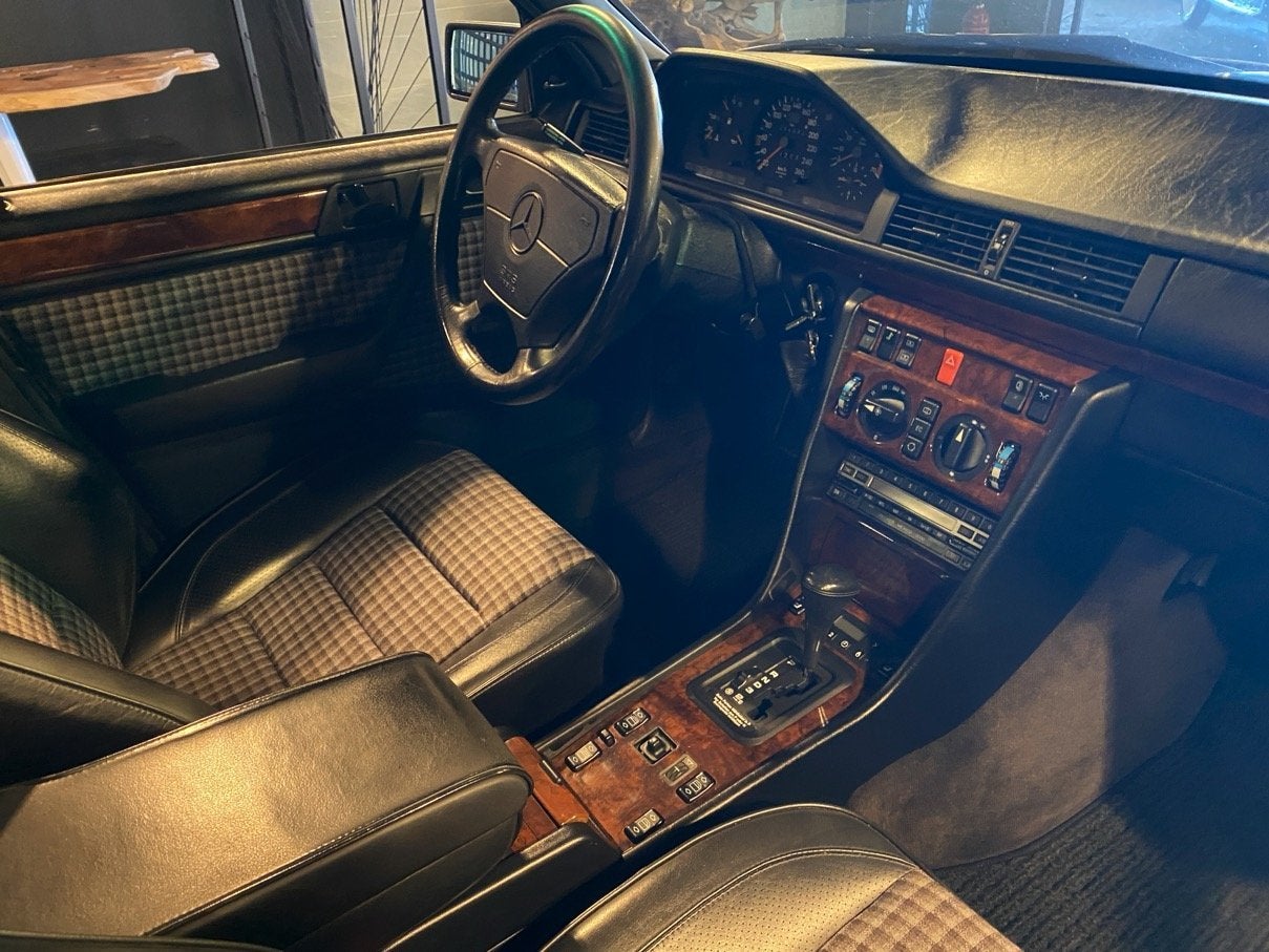 Mercedes-Benz E-Klasse E500 500E W124 (bj 1992, automaat), Auto's, Automaat, 4973 cc, Mercedes-Benz, Bedrijf
