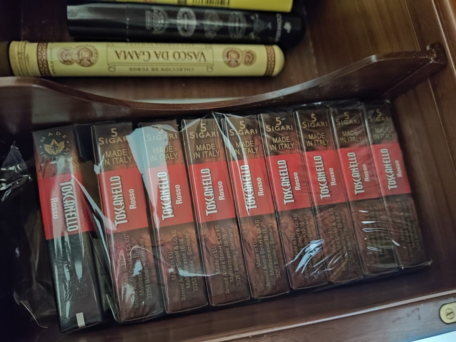Cigares Toscanello Rosso, Enlèvement