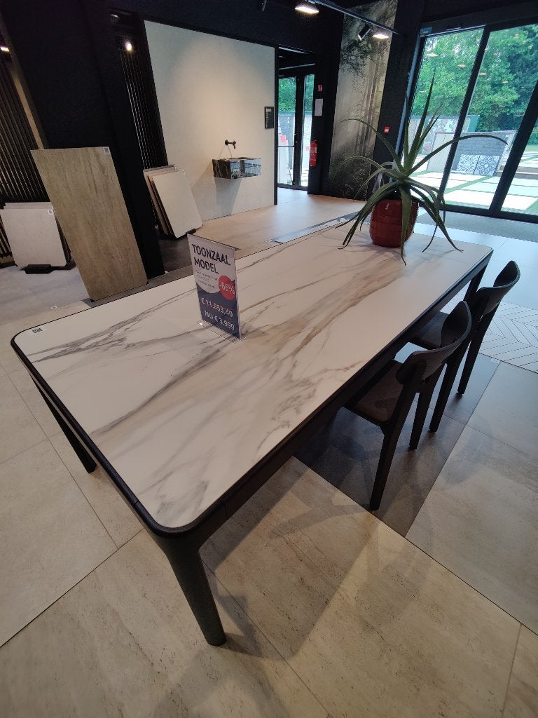 Design eettafel keramisch + 6 stoelen eik (toonzaalmodel), Huis en Inrichting, Tafels | Eettafels, Ophalen, 100 tot 150 cm, Eikenhout