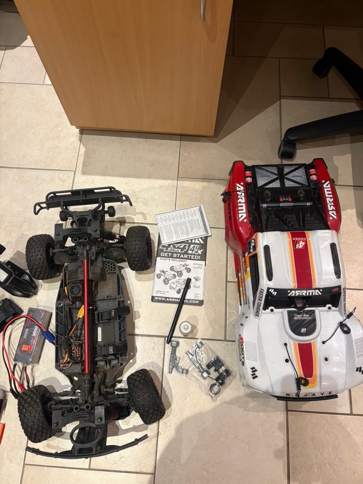 Arrma mojrve 4s rc auto, Hobby en Vrije tijd, Ophalen, Zo goed als nieuw
