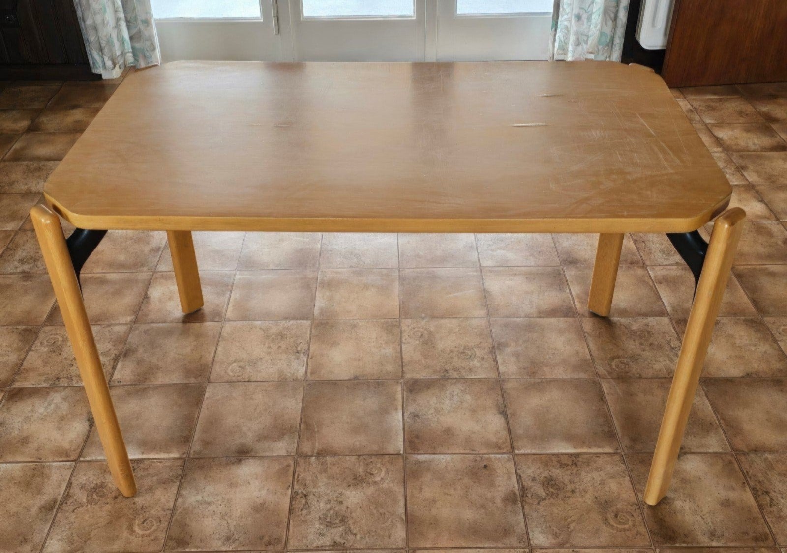 tafel Door Bruno Rey Voor Dietkier Ag
ontworpen door de Zwit, Huis en Inrichting, Ophalen
