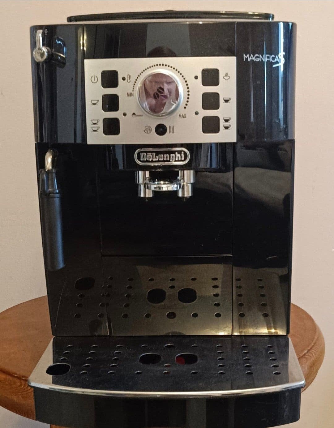 Delonghi Manifica S, Electroménager, Réservoir d'eau amovible, Café moulu, Utilisé, Envoi