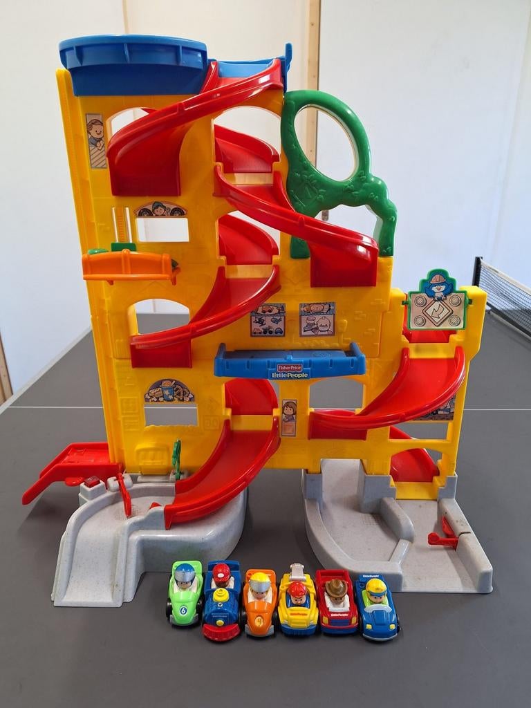 SUPERKOOP FICHER PRICE GARAGE MET 6 BIJH. AUTOTJES  15 EURO, Kinderen en Baby's, Ophalen, Gebruikt