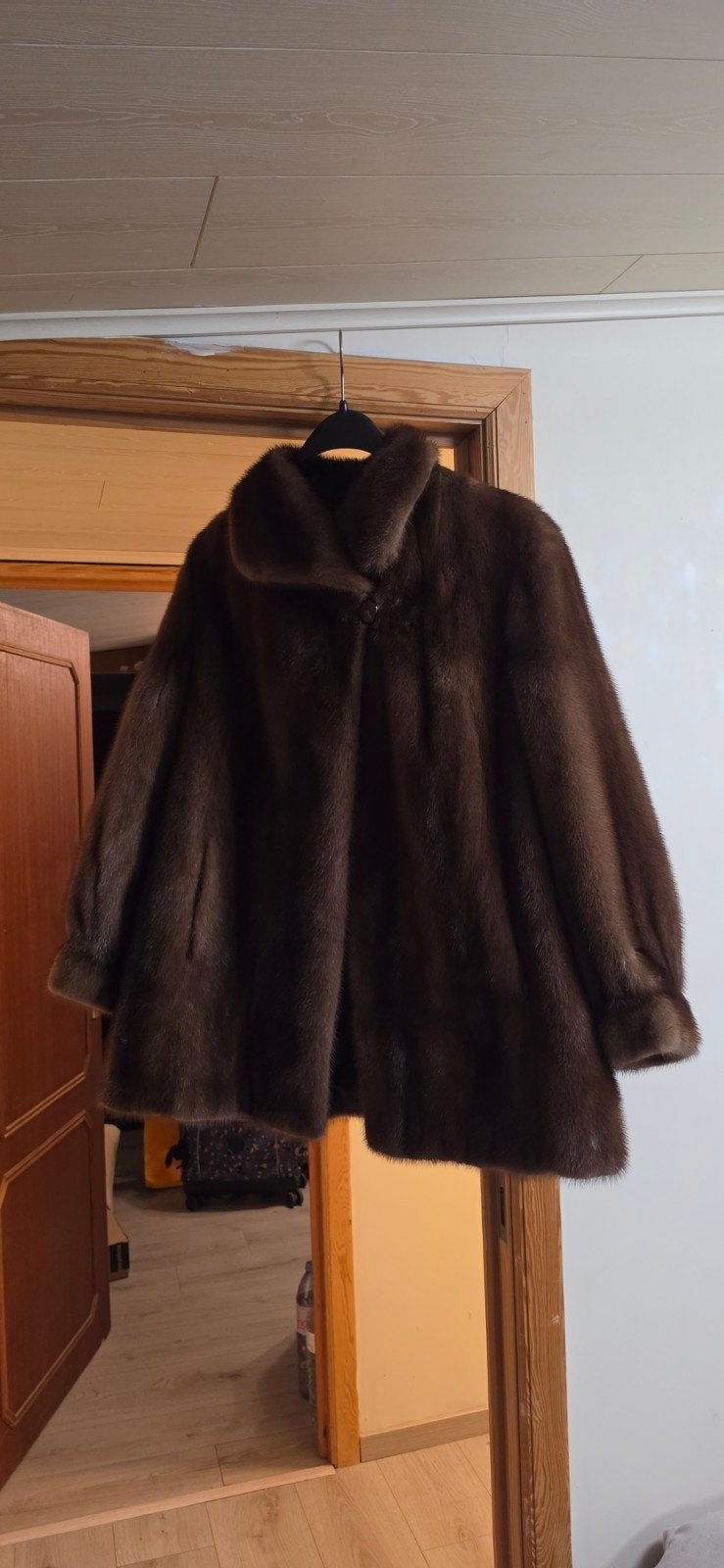 Manteau en véritable fourrure vintage – Surin Eloir – Années, Vêtements | Femmes, Enlèvement, Comme neuf, Brun