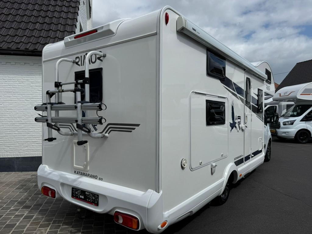 Renault Master Rimor Catamaran 50, Siège de train, Boîte manuelle, Jusqu'à 6, Douche
