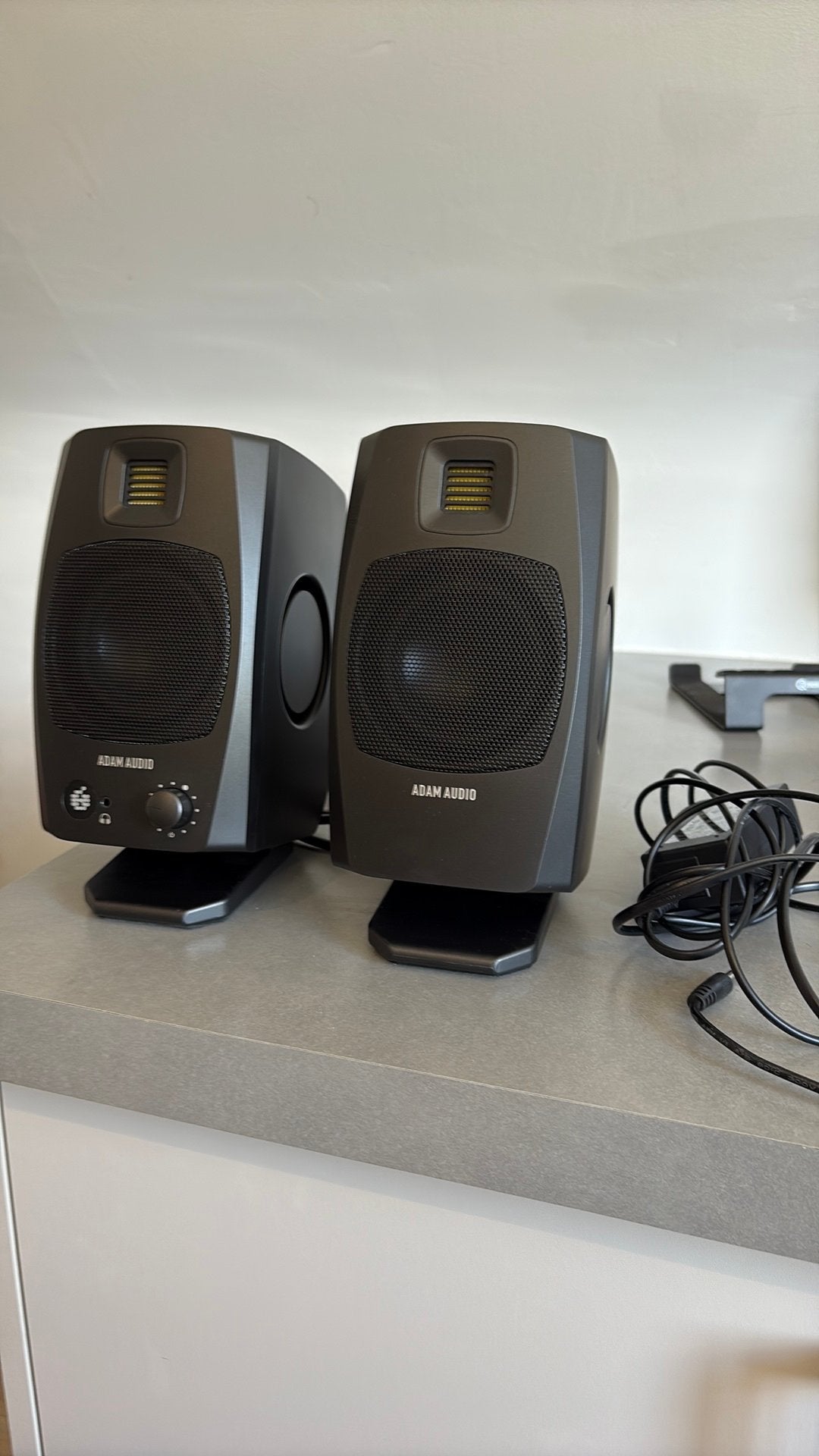 Adam audio D3V, Informatique & Logiciels, Enceintes Pc, Enlèvement, Comme neuf