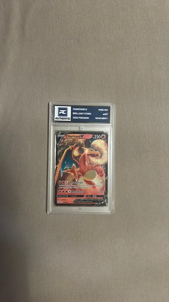 Charizard V gegrade kaart, Hobby en Vrije tijd, Verzamelkaartspellen | Pokémon, Ophalen, Zo goed als nieuw