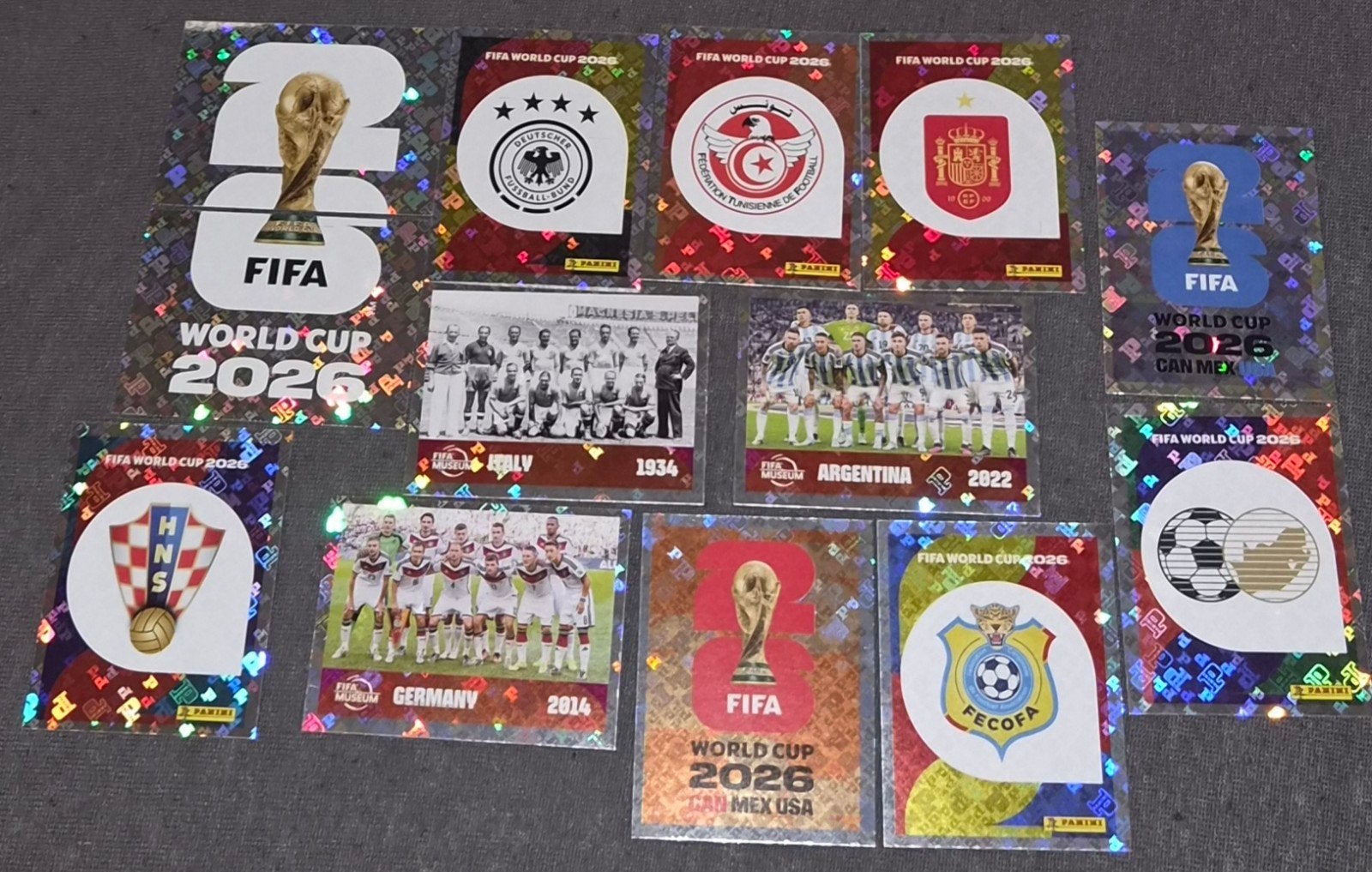 !! Lot de 13 stickers brillantes!! Panini World cup 2026, Envoi