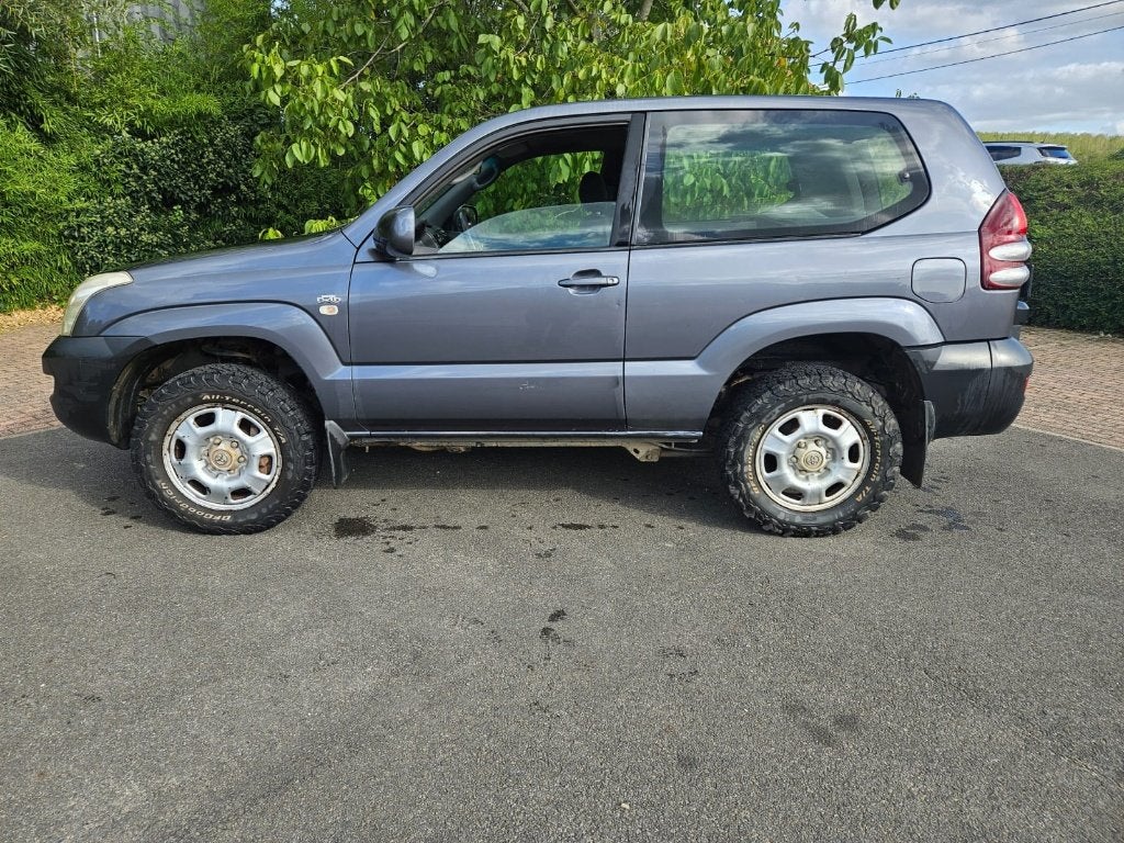 Toyota Land Cruiser 3.0 D-4D 4x4 174 CV, Argent ou Gris, Achat, Entreprise, Boîte manuelle