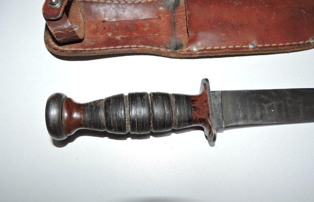 1943 USMC KABAR zeldzame gemarmerde bakelieten inzetstukken, Ophalen of Verzenden, Marine