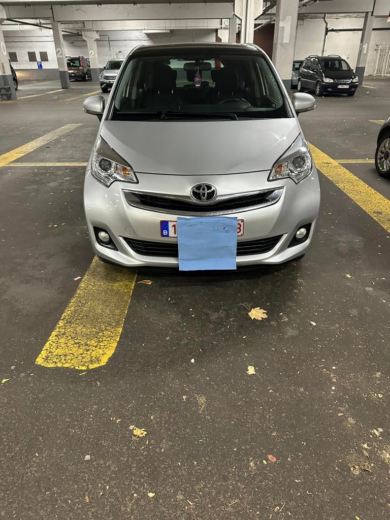 Lion, Auto's, Toyota, Voorwielaandrijving, Euro 5, Zwart, 4 cilinders