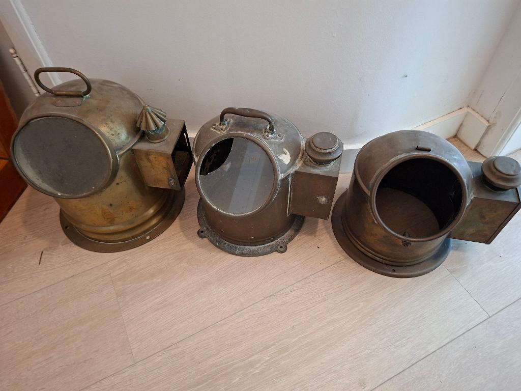 3 koperen kompashoezen, Verzamelen, Scheepvaart, Ophalen, Gebruikt, Motorboot of Zeilboot, Overige typen