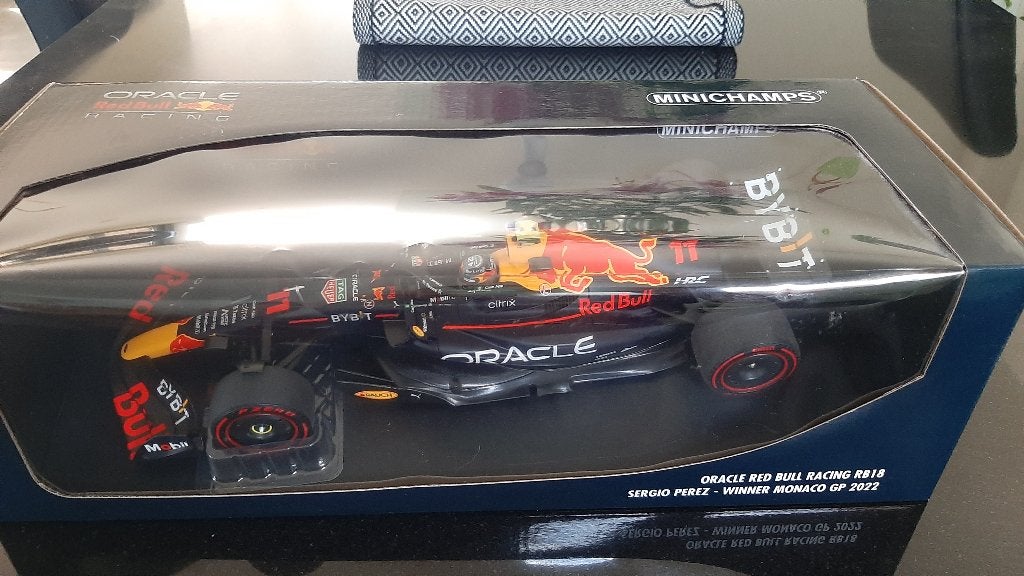 F1 Red Bull RB18 S. Perez Winner Monaco 2022 1:18 MiniChamps, Ophalen of Verzenden, Nieuw
