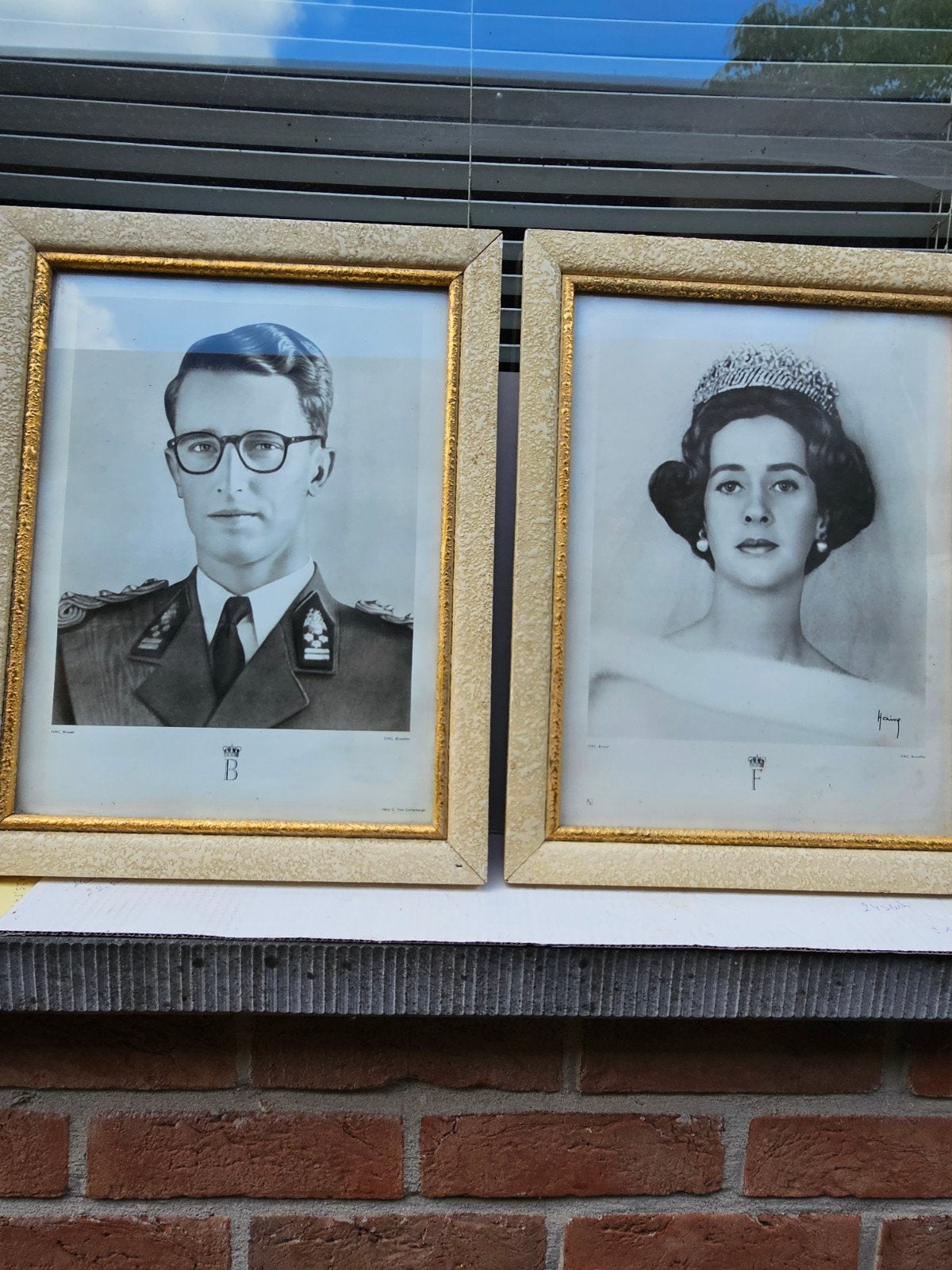 portraits officiels du roi Baudouin et de la reine Fabiola, Enlèvement ou Envoi