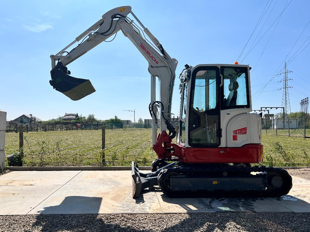 Takeuchi TB350R minigraver (nieuwstaat), Zakelijke goederen, Machines en Bouw | Kranen en Graafmachines, Graafmachine, Ophalen