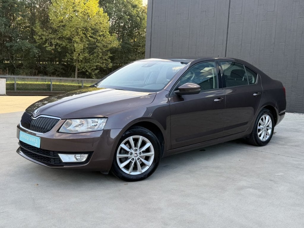 Skoda Octavia TSI 2014 Zetelverwarming Parkeersensoren Navi, Auto's, Euro 5, Zwart, Overige kleuren, https://public.car-pass.be/vhr/d87322ec-0821-40f5-bc82-bbe0190cd4bf