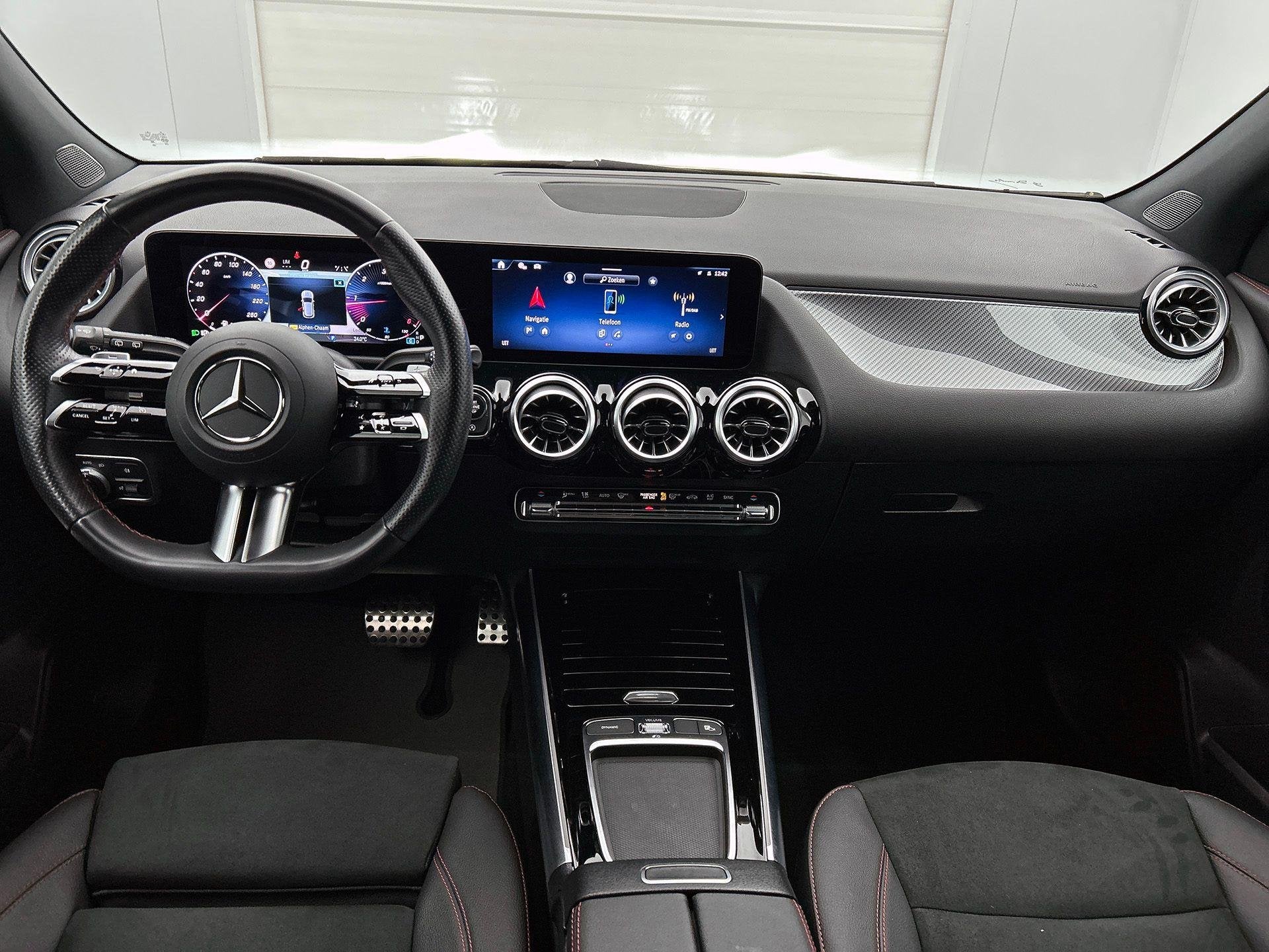 Mercedes-Benz GLA-Klasse 180 D AMG Line | Smartphone Integra, Autos, Mercedes-Benz, Euro 6, Entreprise, 116 ch, 5 portes